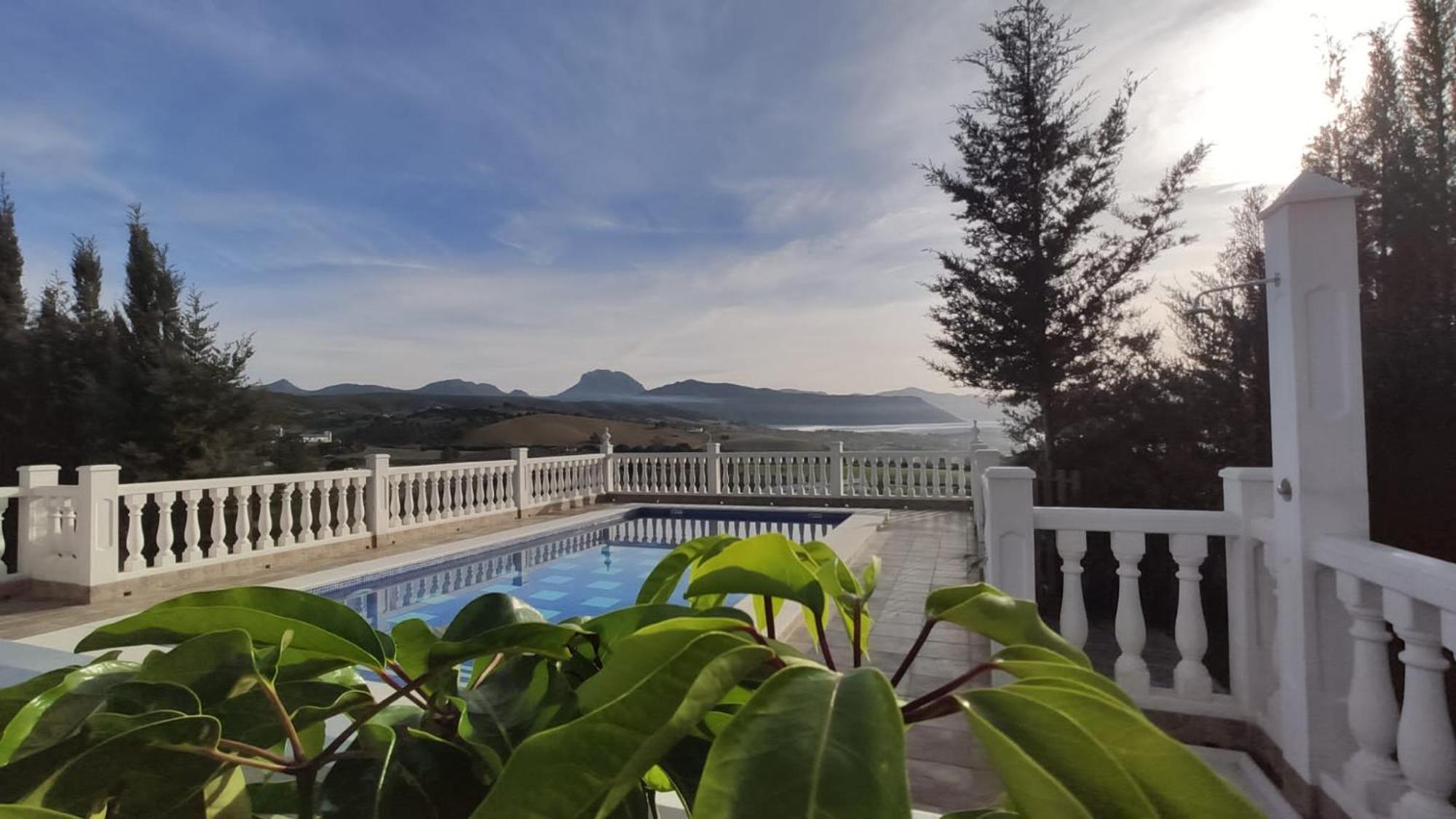 Los Tres Picos Prado Del Rey Room photo